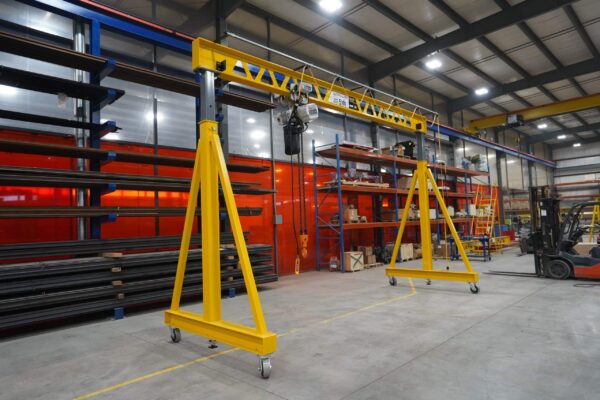 pwi-ultralite-telescoping-ganty-crane-7
