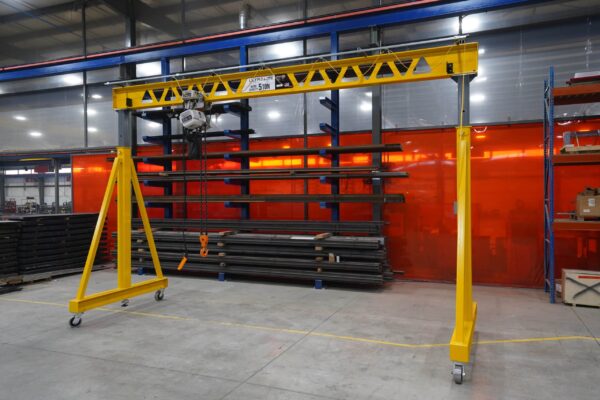pwi-ultralite-telescoping-ganty-crane-9