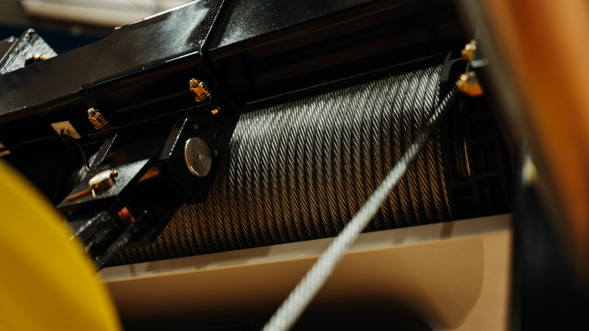 pwi website banner hoist drum